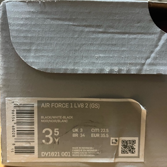 50% OFF from 100!!! Nike Kids 3.5Y Black and White Air Force 1 Sneakers (NEW) - Picture 8 of 9